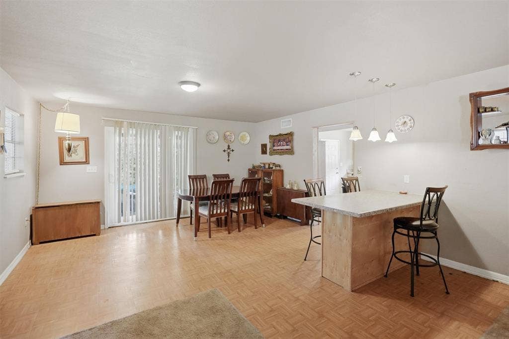 1101 Charles Street, Weatherford, TX 76086 1101 Charles Street, Weatherford, TX 76086