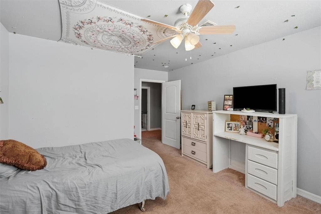 1101 Charles Street, Weatherford, TX 76086 2nd floor bedroom 2