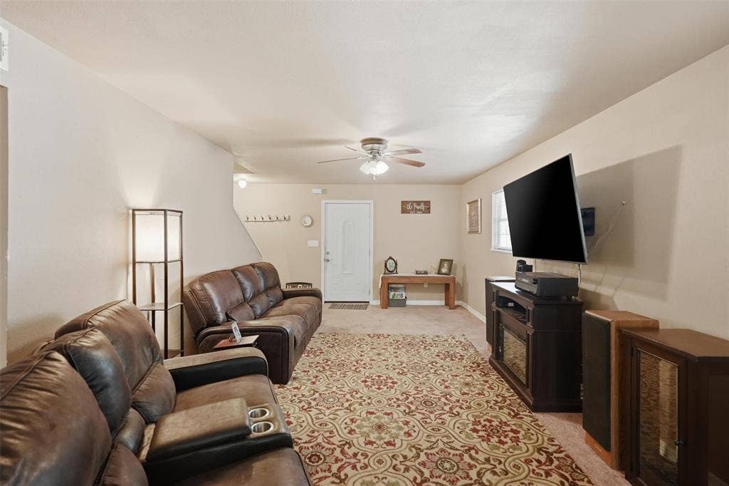 1101 Charles Street, Weatherford, TX 76086 1101 Charles Street, Weatherford, TX 76086