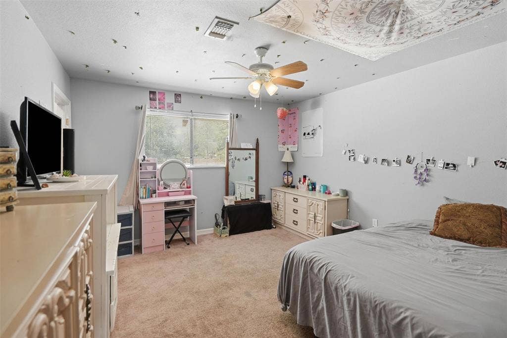 1101 Charles Street, Weatherford, TX 76086 2nd floor bedroom 2