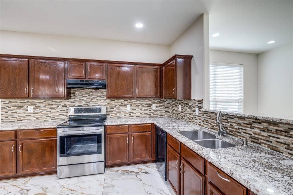 915 Penny Royal Court, Arlington, TX 76002 915 Penny Royal Court, Arlington, TX 76002