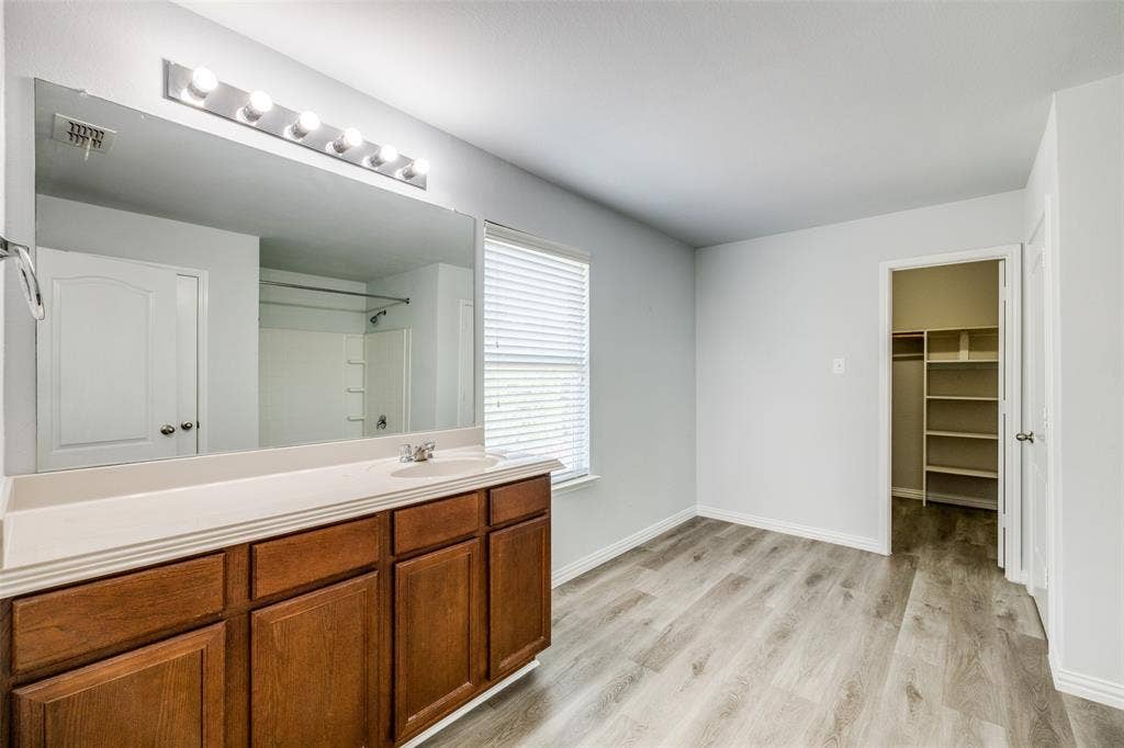 915 Penny Royal Court, Arlington, TX 76002 915 Penny Royal Court, Arlington, TX 76002