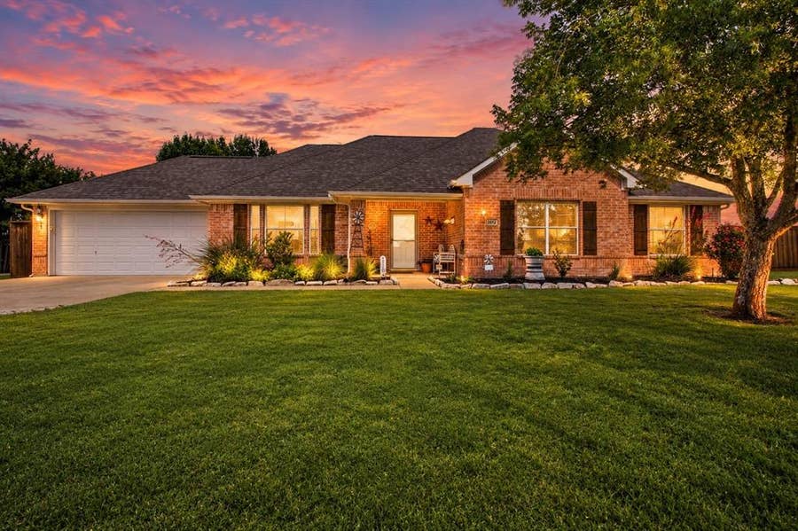Property photo for 2912 Thousand Oaks Drive, Anna, TX