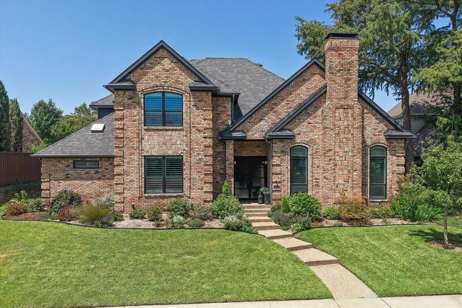 Property photo for 2121 Clearspring Drive S, Irving, TX
