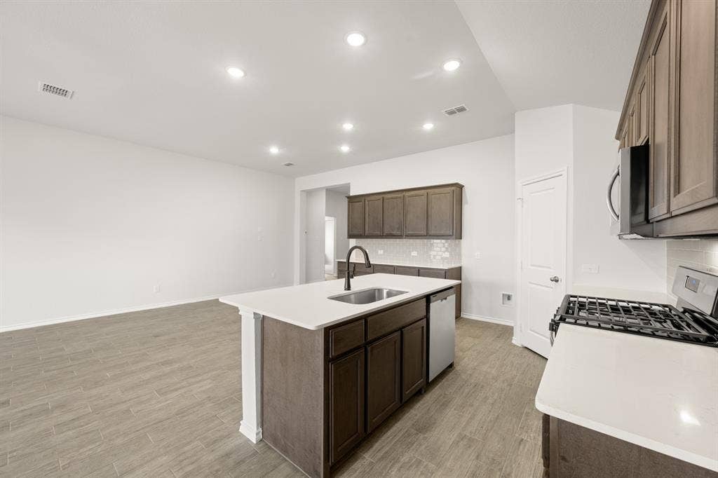 15016 Amantes Avenue, Haslet, TX 76052 15016 Amantes- Kitchen-4