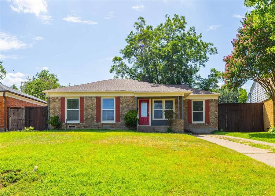 Property photo for 2007 Bradford Street, Irving, TX