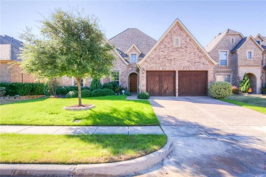 Property photo for 7329 Canadian Drive, Irving, TX