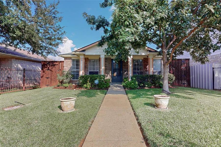 Property photo for 2336 Summit Lane, Dallas, TX