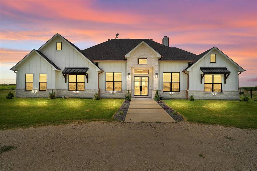 Property photo for 850 Cooke Road, Ennis, TX