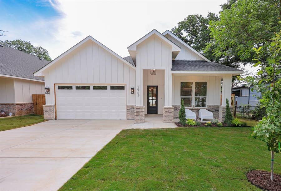 Property photo for 2902 Hiawatha Trail, Lake Worth, TX