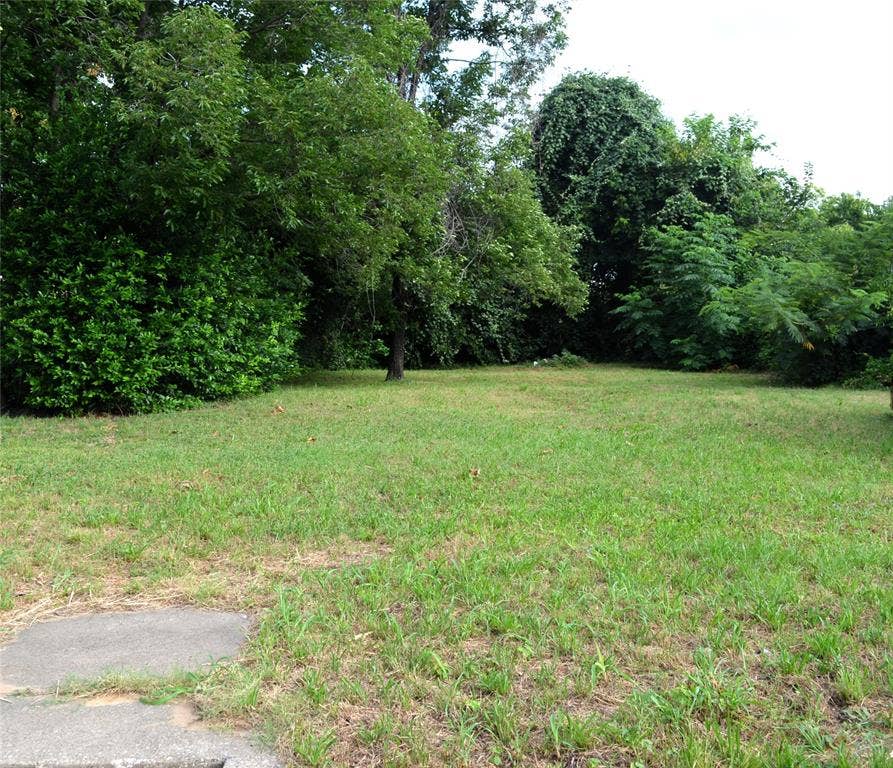 Property photo for 2539 Pine Street, Dallas, TX