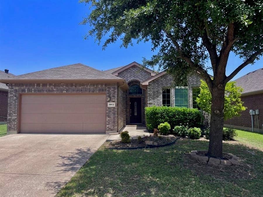 Property photo for 5912 Paluxy Sands Trail, Fort Worth, TX