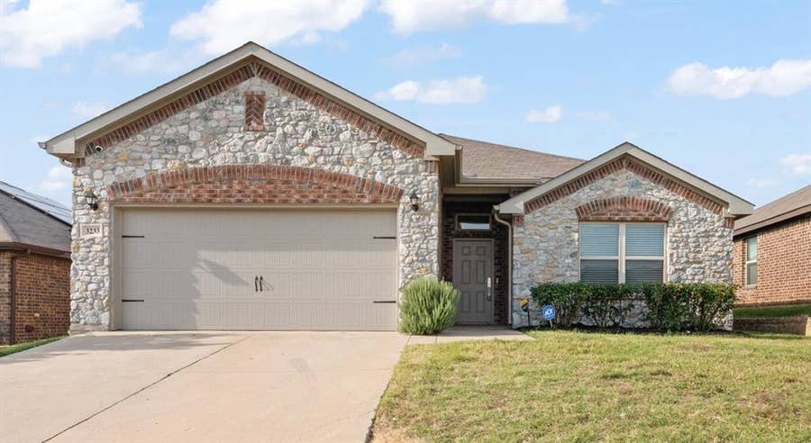 Property photo for 3233 Guyana Road, Fort Worth, TX