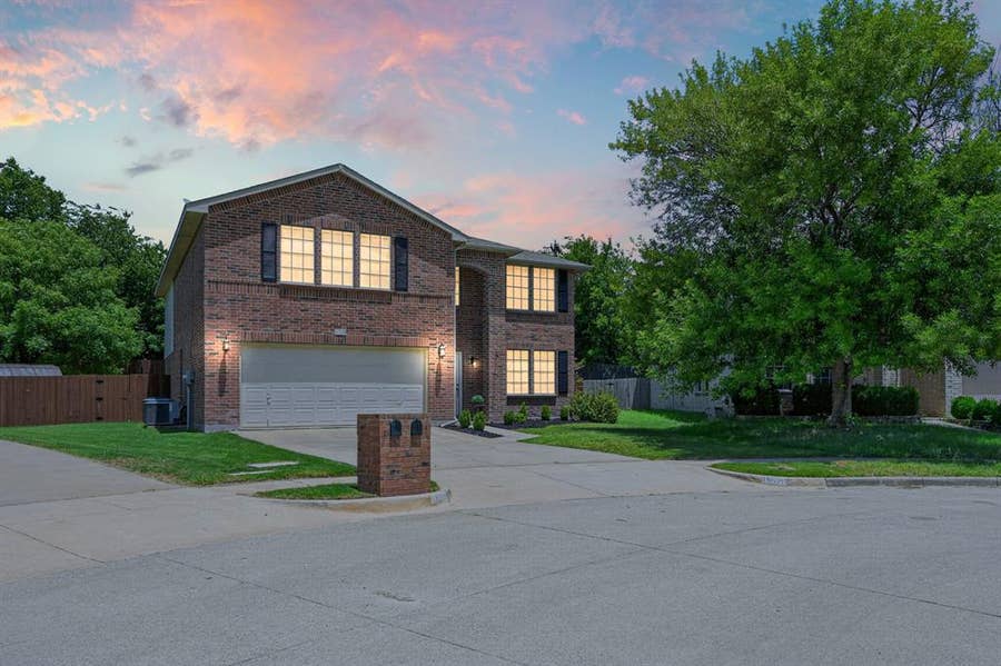 Property photo for 16520 Red River Lane, Fort Worth, TX