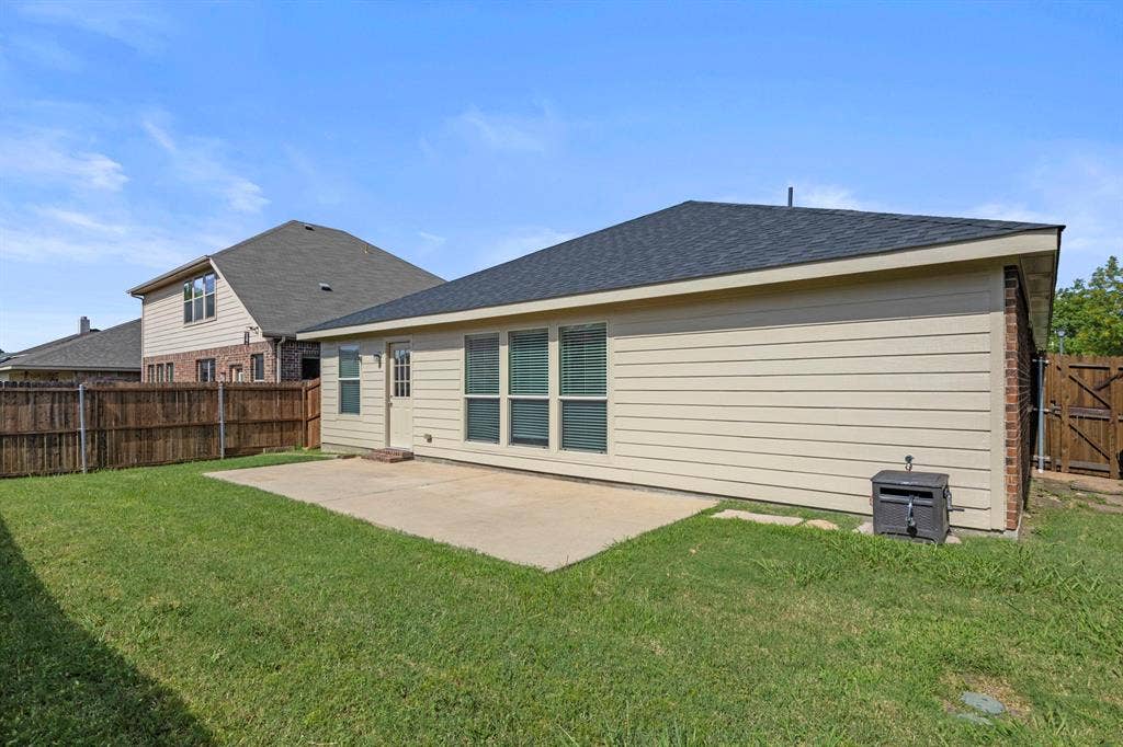 2041 Shady Glen Trail, Princeton, TX 75407 2041 Shady Glen Trail, Princeton, TX 75407
