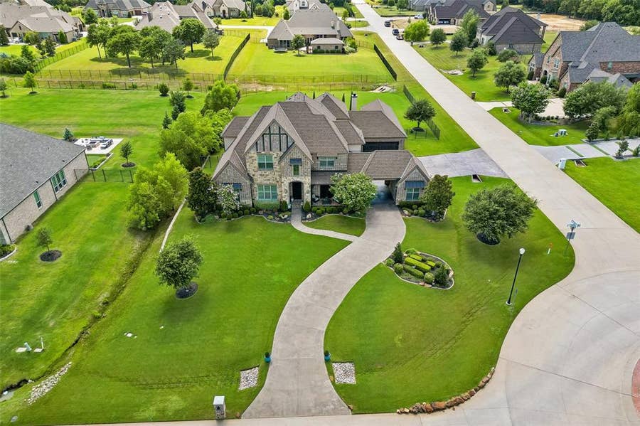 Property photo for 4517 Montalcino Boulevard, Flower Mound, TX