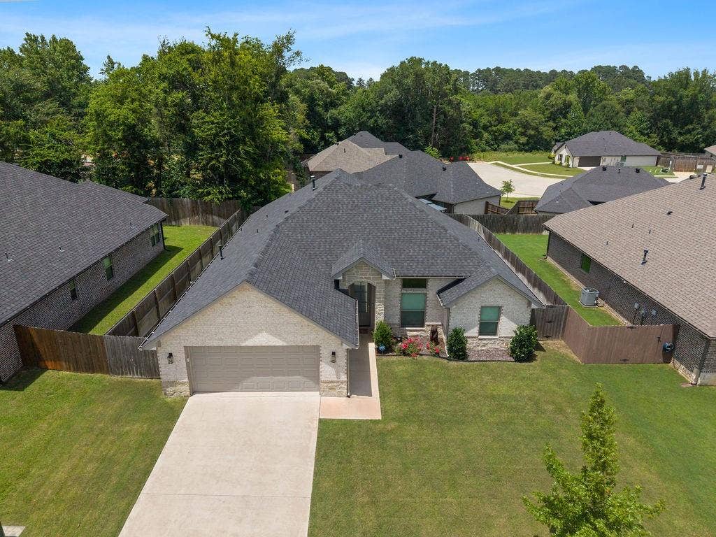 10027 Dayspring, Flint, TX 75762