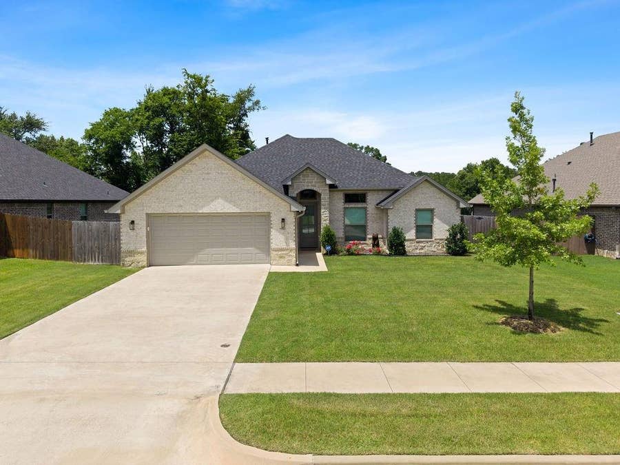 Property photo for 10027 Dayspring, Flint, TX