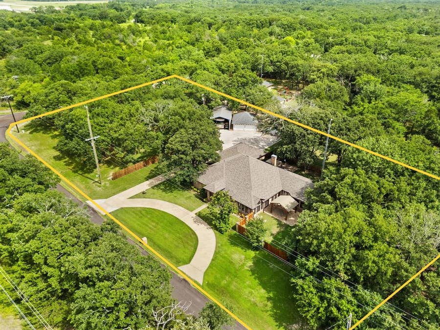 Property photo for 1023 County Road 3310, Greenville, TX