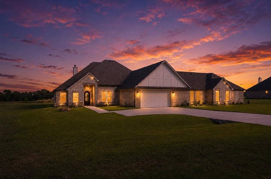 Property photo for 1060 Grison Circle, Corsicana, TX