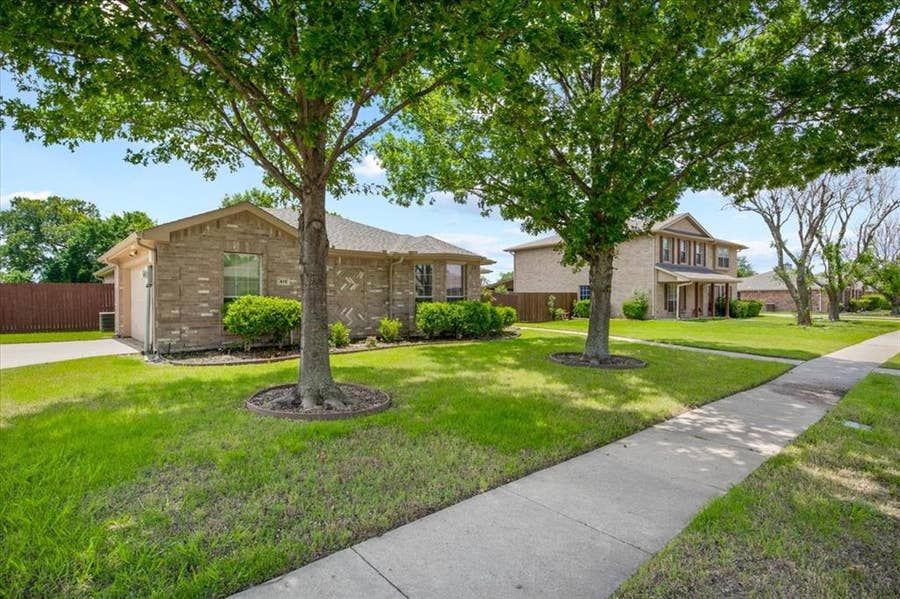 Property photo for 416 Ponderosa Trail, Murphy, TX
