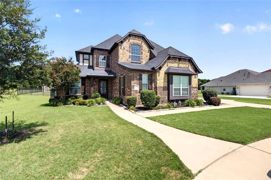 Property photo for 1618 Pebble Beach Lane, Cedar Hill, TX