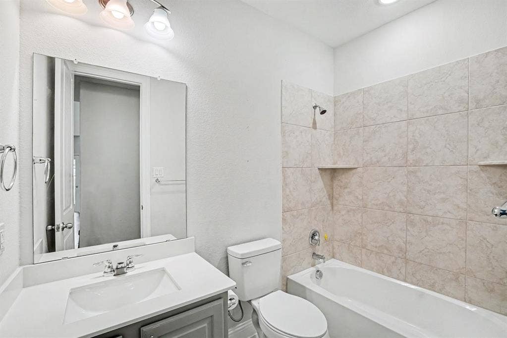 1613 Frankford Drive, Forney, TX 75126 1613 Frankford Drive, Forney, TX 75126