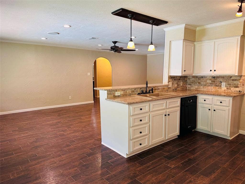 3307 Bogota Street, Athens, TX 75752 3307 Bogota Street, Athens, TX 75752