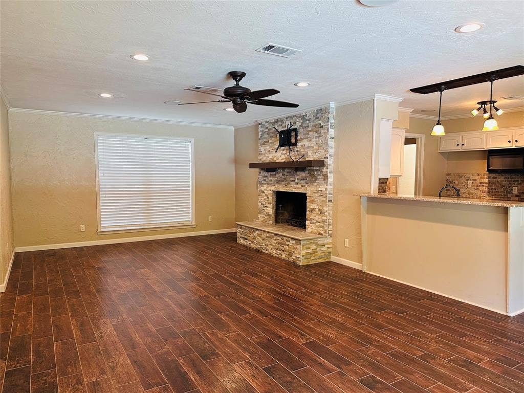 3307 Bogota Street, Athens, TX 75752 3307 Bogota Street, Athens, TX 75752