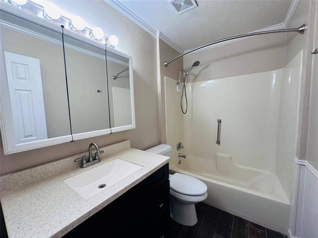 3307 Bogota Street, Athens, TX 75752 3307 Bogota Street, Athens, TX 75752