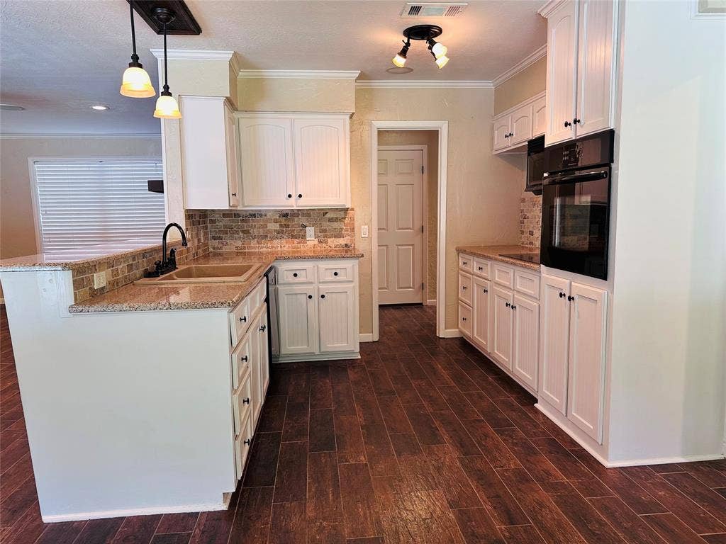 3307 Bogota Street, Athens, TX 75752 3307 Bogota Street, Athens, TX 75752