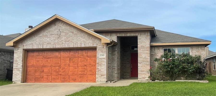 Property photo for 4202 Agate Drive, Granbury, TX