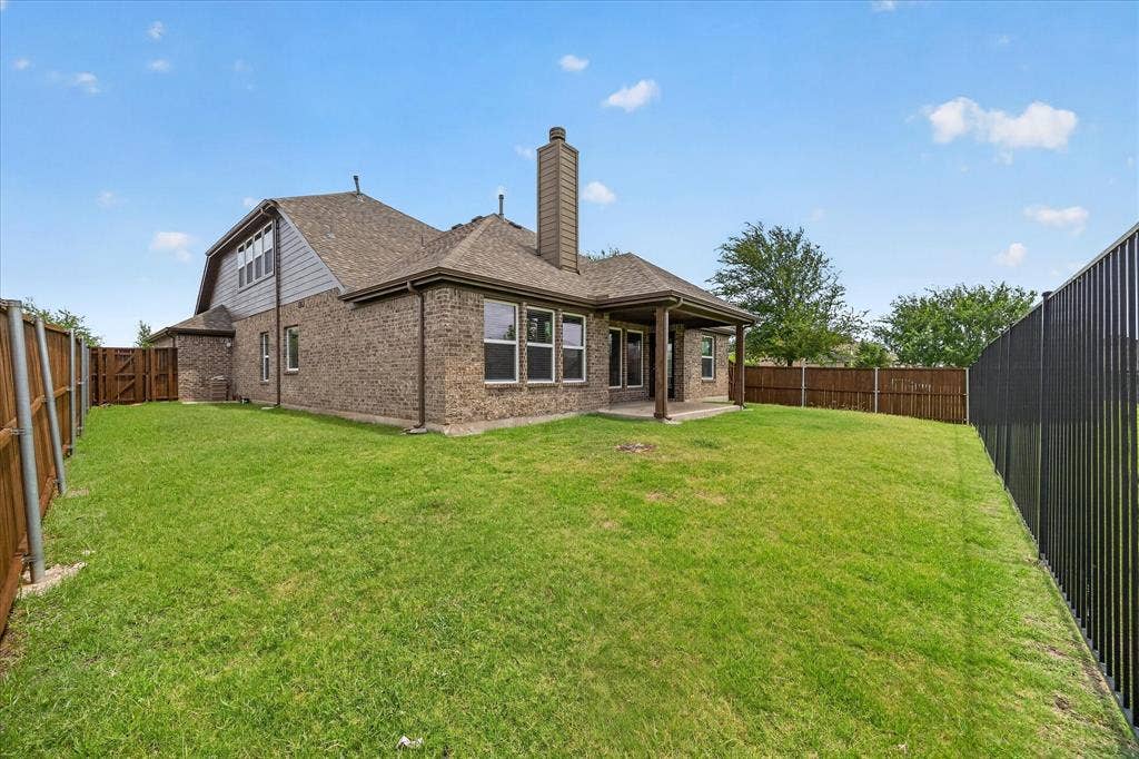 601 England Street, Fate, TX 75189