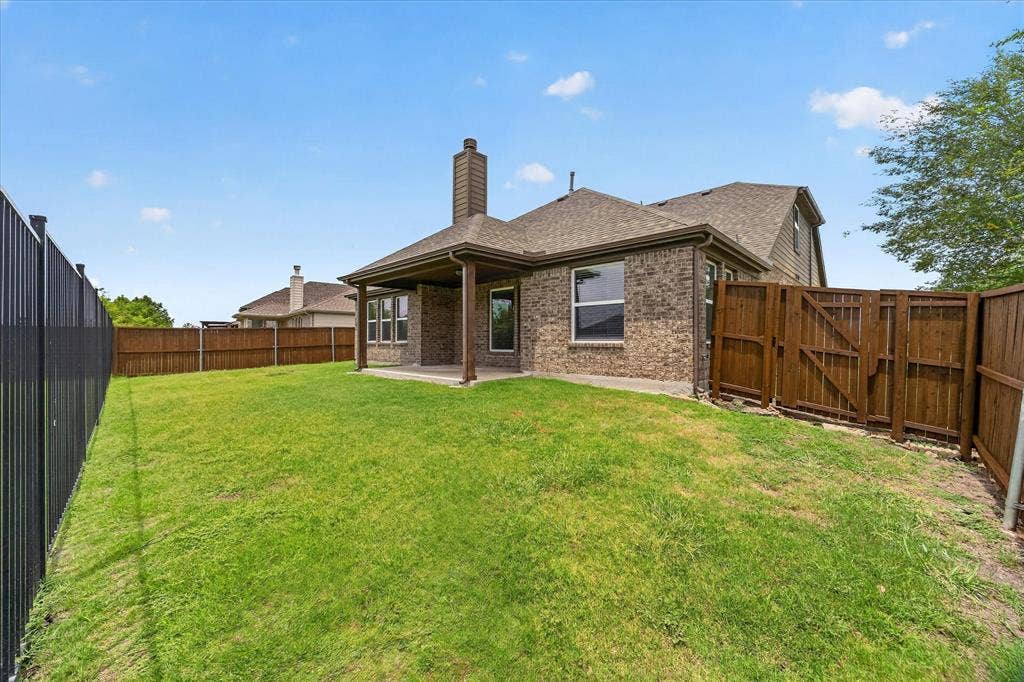 601 England Street, Fate, TX 75189