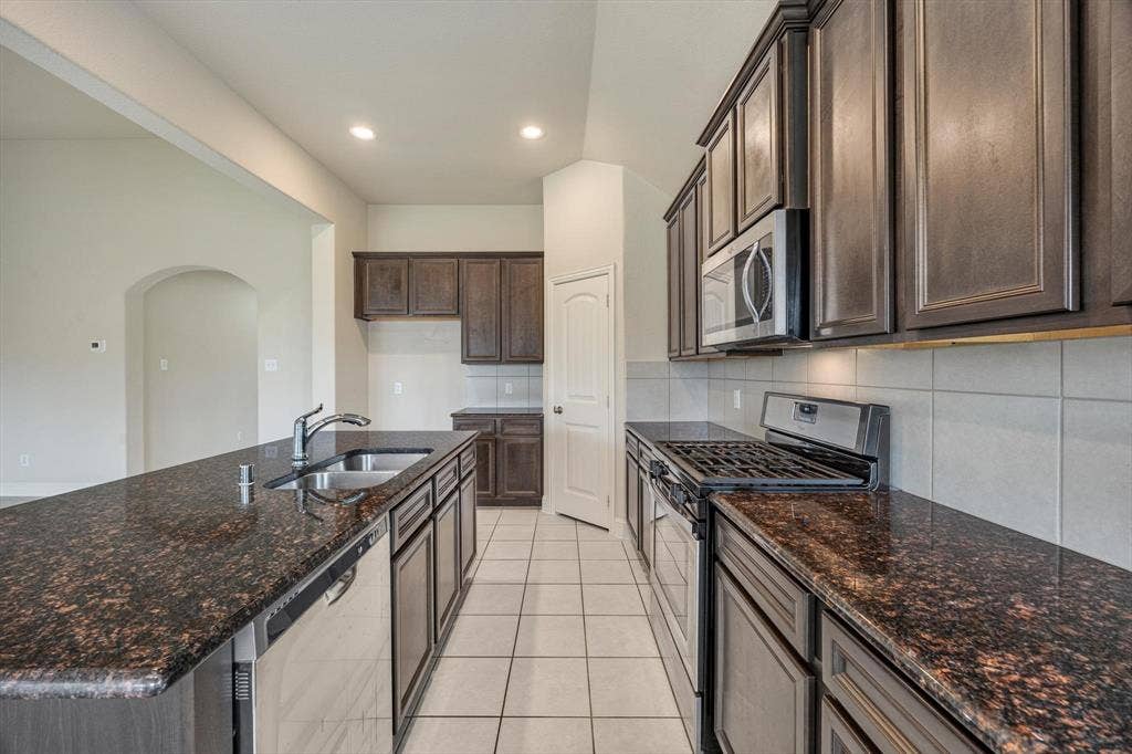 601 England Street, Fate, TX 75189