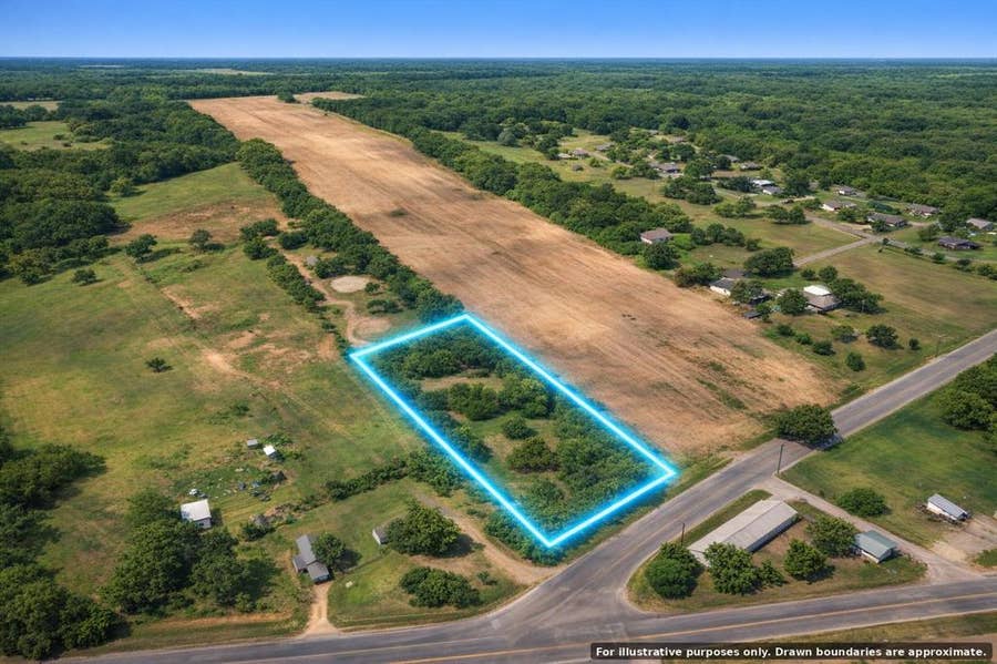 Property photo for 2228 E College Street, Athens, TX