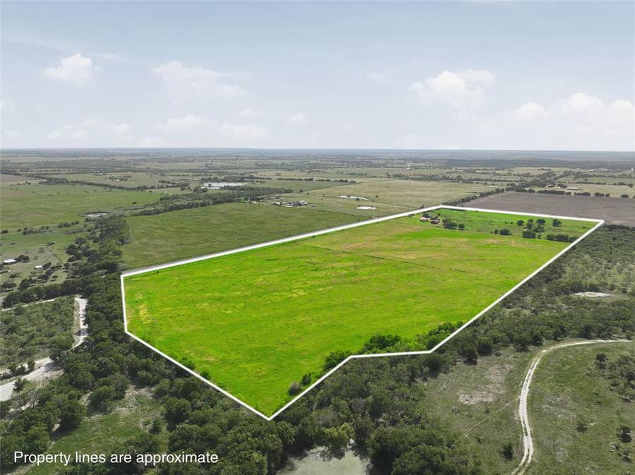 Property photo for 4554 Eddy Gatesville Parkway, Moody, TX