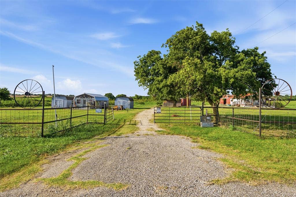 4554 Eddy Gatesville Parkway, Moody, TX 76557 4554 Eddy Gatesville Parkway, Moody, TX 76557