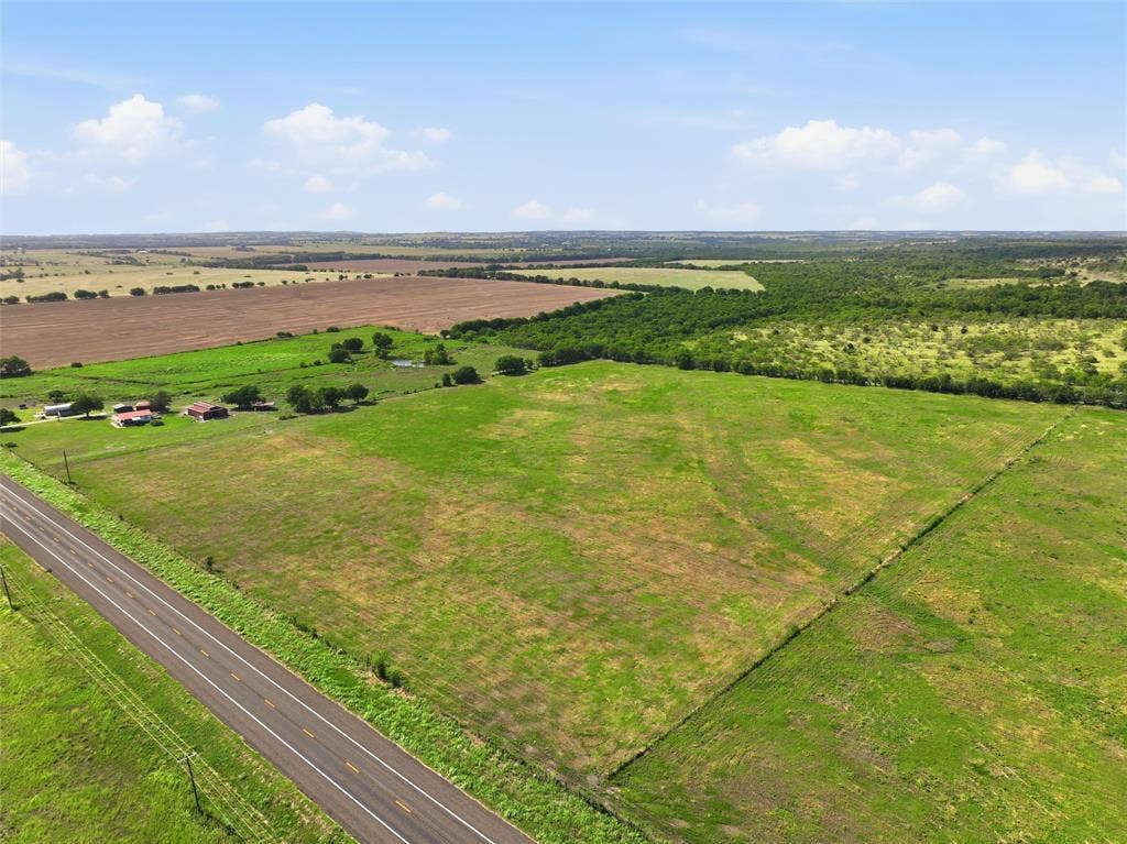 4554 Eddy Gatesville Parkway, Moody, TX 76557 4554 Eddy Gatesville Parkway, Moody, TX 76557