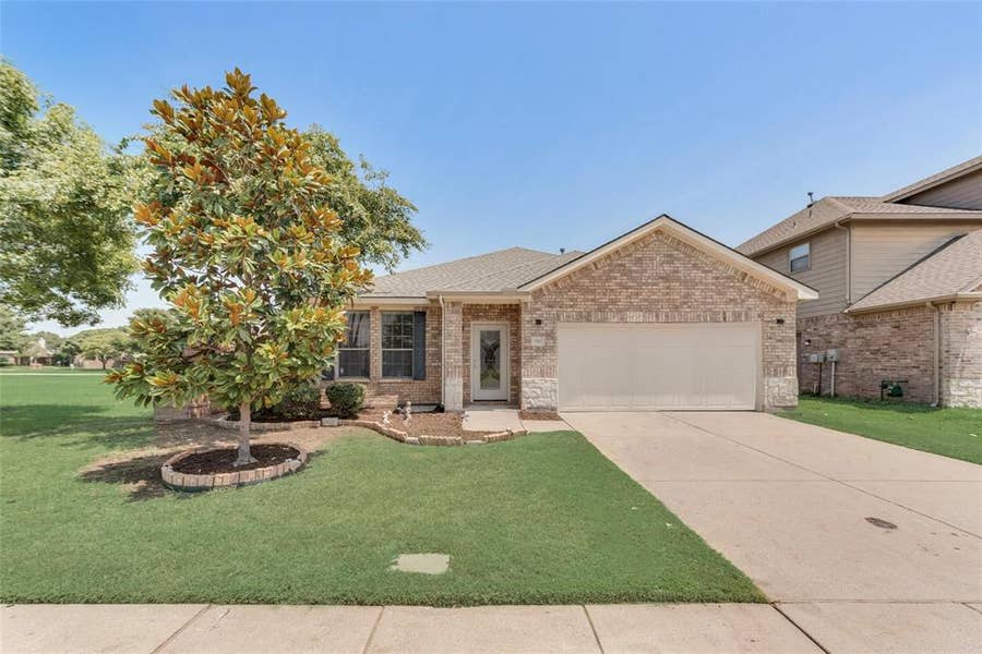 Property photo for 3901 Pitchstone Drive, McKinney, TX