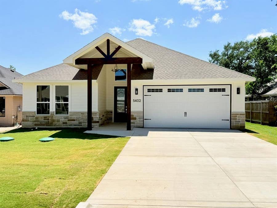 Property photo for 5402 Celina Court, Granbury, TX