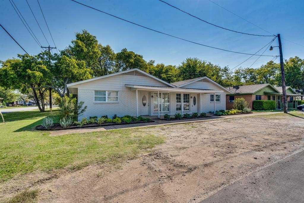116 N 12th Street, #B, Midlothian, TX 76065 116 N 12th Street, #B, Midlothian, TX 76065