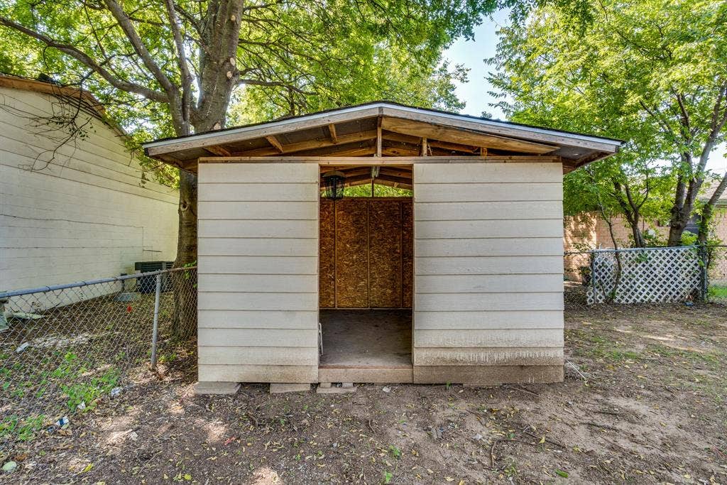 116 N 12th Street, #B, Midlothian, TX 76065 116 N 12th Street, #B, Midlothian, TX 76065