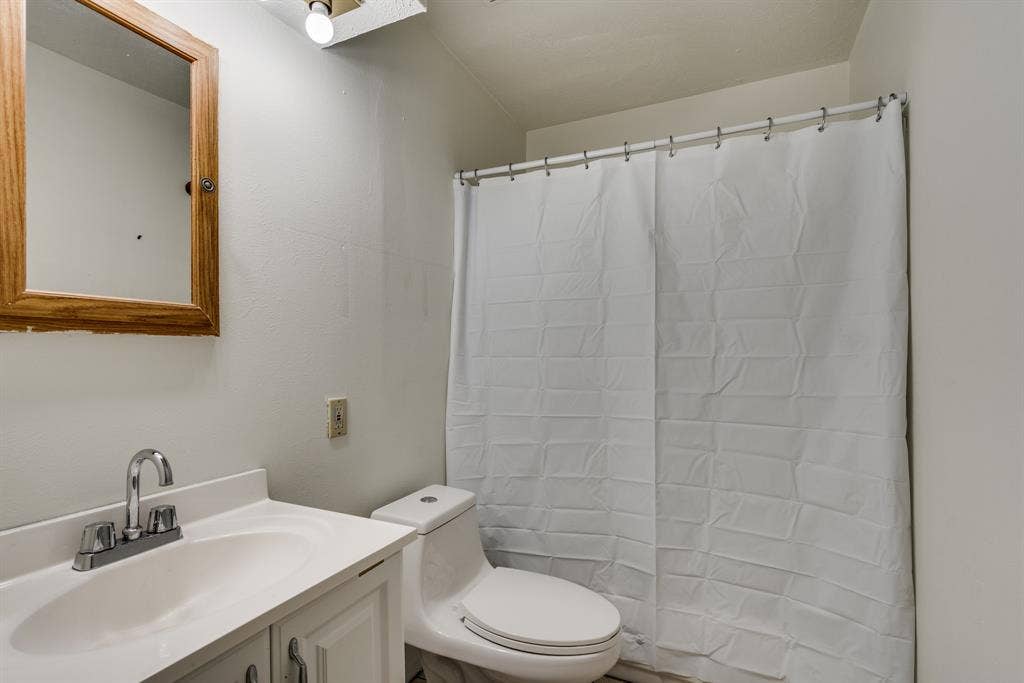 116 N 12th Street, #B, Midlothian, TX 76065 116 N 12th Street, #B, Midlothian, TX 76065