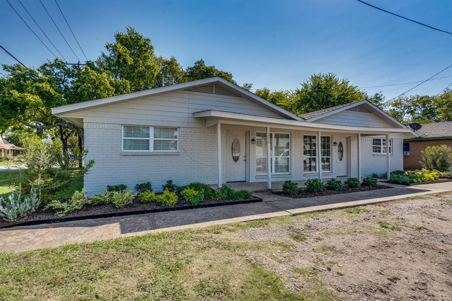 Property photo for 116 N 12th Street, #B, Midlothian, TX