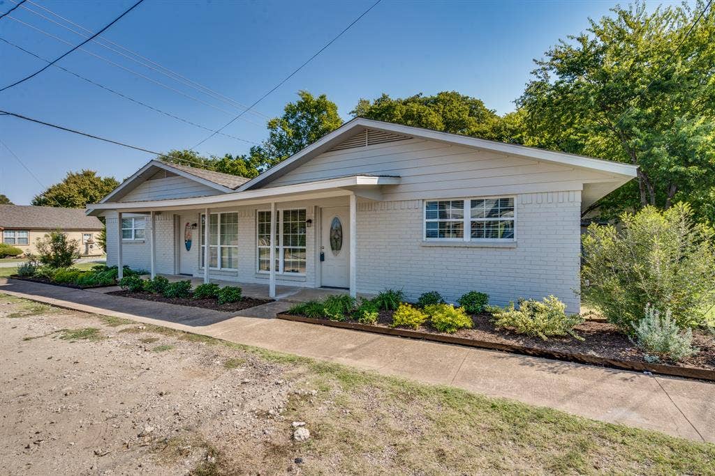 116 N 12th Street, #B, Midlothian, TX 76065 116 N 12th Street, #B, Midlothian, TX 76065