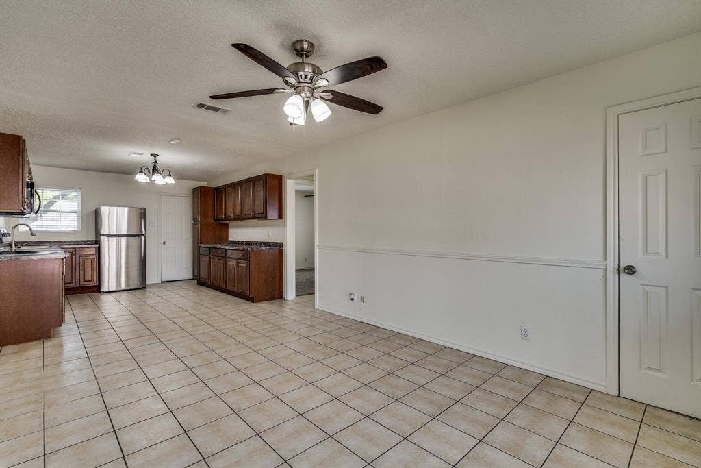 116 N 12th Street, #B, Midlothian, TX 76065 116 N 12th Street, #B, Midlothian, TX 76065