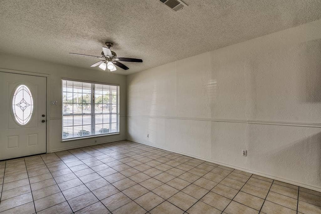 116 N 12th Street, #B, Midlothian, TX 76065 116 N 12th Street, #B, Midlothian, TX 76065