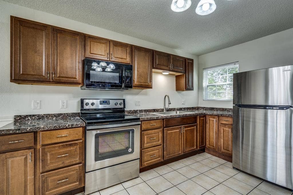 116 N 12th Street, #B, Midlothian, TX 76065 116 N 12th Street, #B, Midlothian, TX 76065