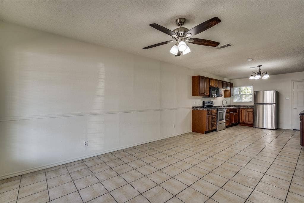 116 N 12th Street, #B, Midlothian, TX 76065 116 N 12th Street, #B, Midlothian, TX 76065